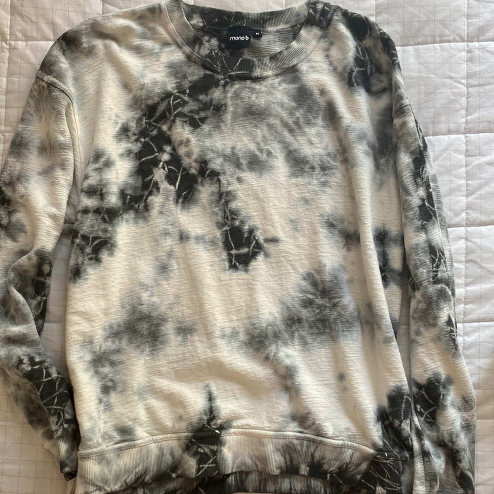 black and white sweatshirt